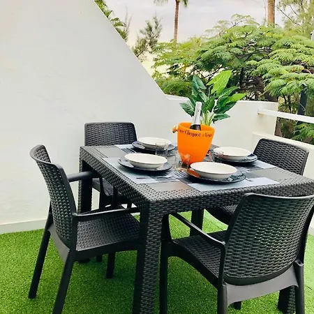 Island Village Tenerife فندق أذيخي